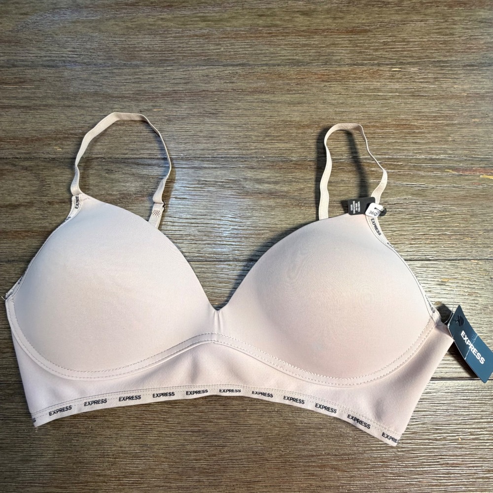 Express Wirefree Bra Smoothing Sides Nude Beige 36C New EX04052A3